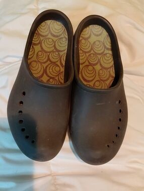 Casual Black Slip-On Clog with Patterned Insole